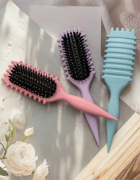 Curly hair defined brush